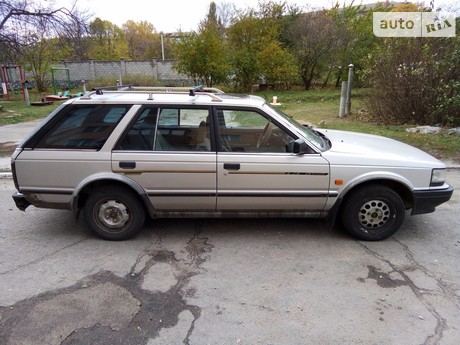 Nissan Bluebird 1990