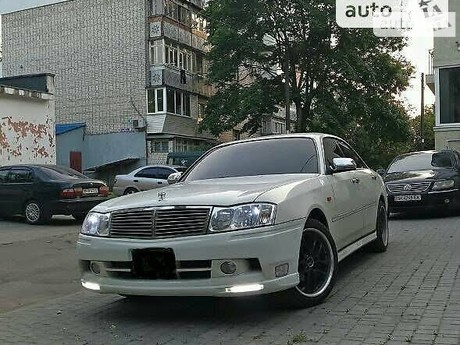 Nissan Gloria 2000