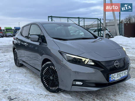 Nissan Leaf 2023 в Лопатині