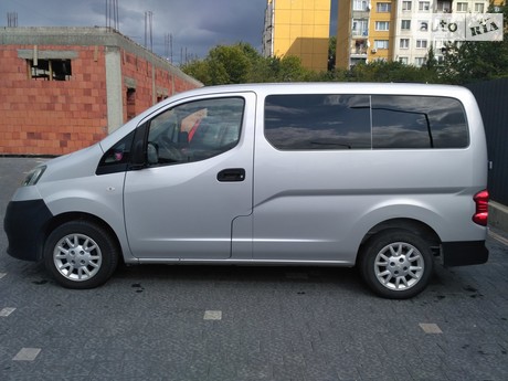 Nissan NV200 2011