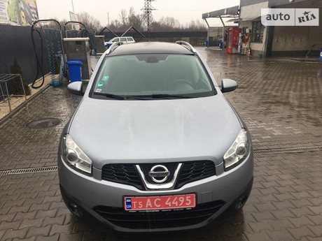 Nissan Qashqai+2 2010