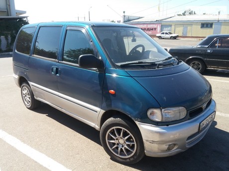 Nissan Serena пасс.