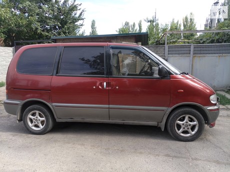 Nissan Serena пасс.