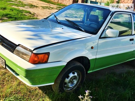 Nissan Sunny 1990