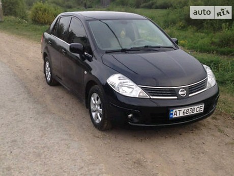 TIIDA Nissan TIIDA