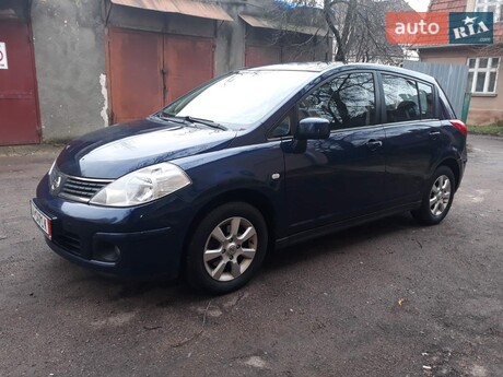 Nissan TIIDA 2008