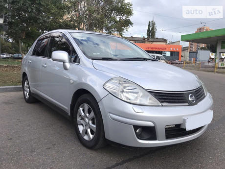 Nissan TIIDA 2008