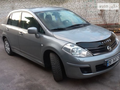 Nissan TIIDA 2010