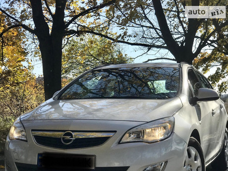 Opel Astra J