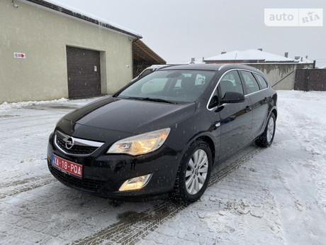 Opel Astra 2011