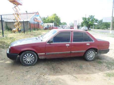 Opel Rekord 1977