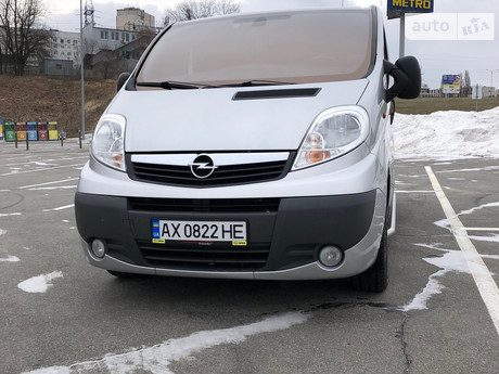 Opel Vivaro груз.
