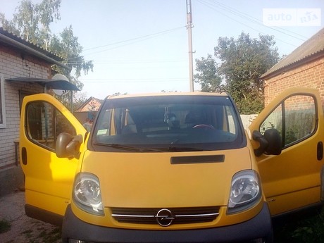 Opel Vivaro пасс. 2004