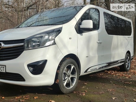 Opel Vivaro пасс. 2017