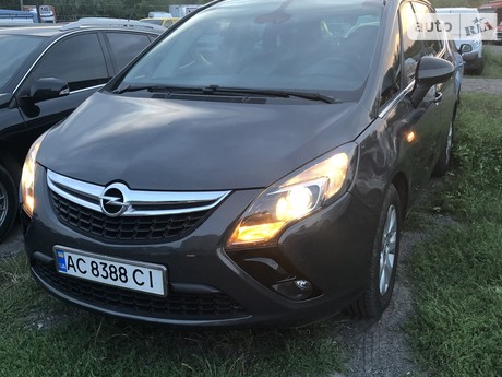 Opel Zafira Tourer 2013