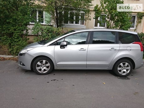 Peugeot 5008 2012