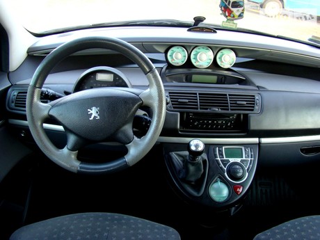 Peugeot 807