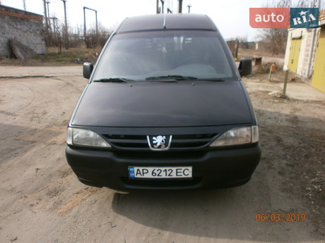 Peugeot Expert пасс. 2.0 HDi MT (120 л.с.) 2002