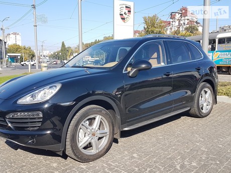 Porsche Cayenne S 4.2D АТ (382 л.с.) 2013