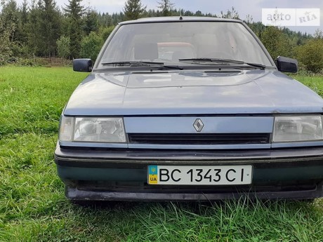 Renault 9