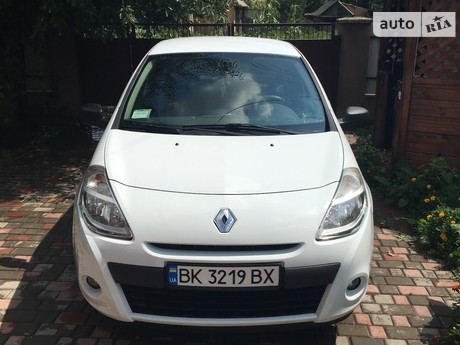 Renault Clio 1.5 dCi MT (75 л.с.) 2011