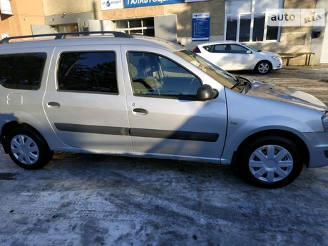 Renault Logan 1.6 MT (90 л.с.) (7s) 2012