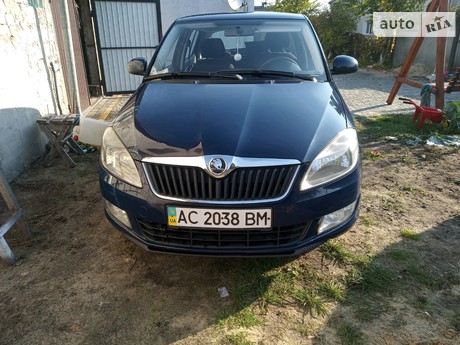 Skoda Fabia 1.2 MT (69 л.с.) 2010 Skoda Fabia 1.2 MT (69 л.с.) 2010