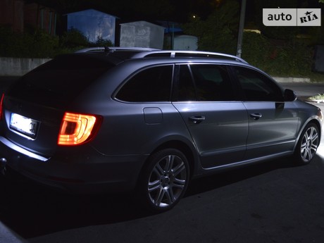 Skoda Superb 2011