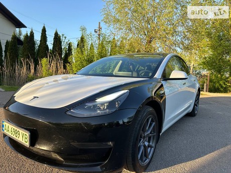 Tesla Model 3 2023