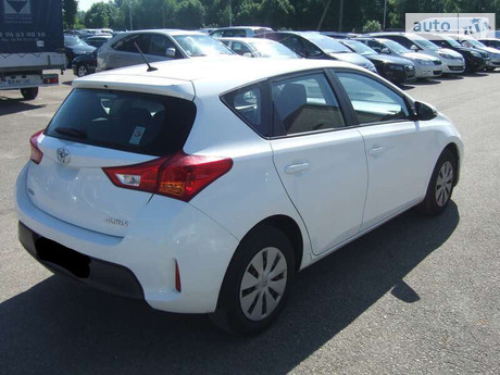 Toyota Auris 2015