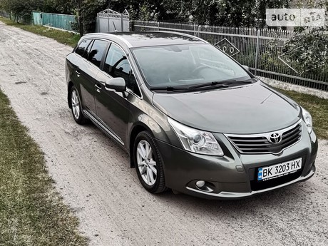 Toyota Avensis 2010