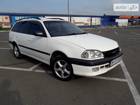 AUTORIA  84          Toyota  Caldina