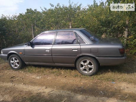 Toyota Camry 2.0 AT (150 л.с.) 1987