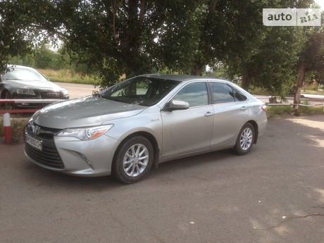 Новая Toyota Camry предстала в неожиданном виде - фото Тойота