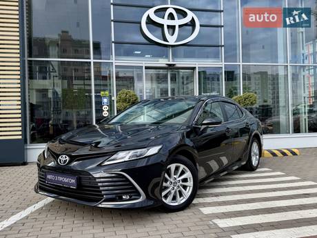 Toyota Camry 2023 в Чернигове