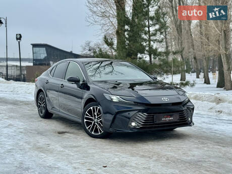 Toyota Camry 2024 в Києві