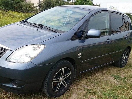 Toyota Corolla Verso 2003