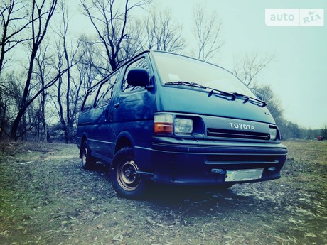 Toyota Hiace пасс. 1990