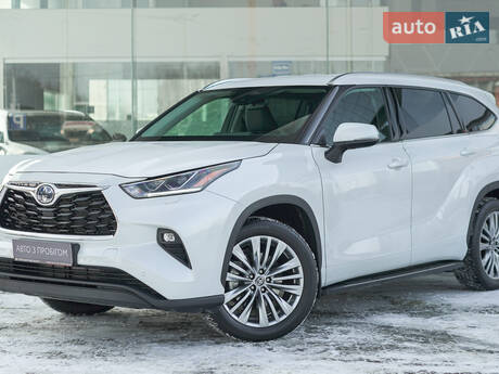 Toyota Highlander 2024 в Львове