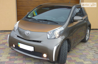 Toyota IQ 1.0 CVT (68 л.с.) 2011