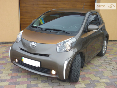 Toyota IQ 2011