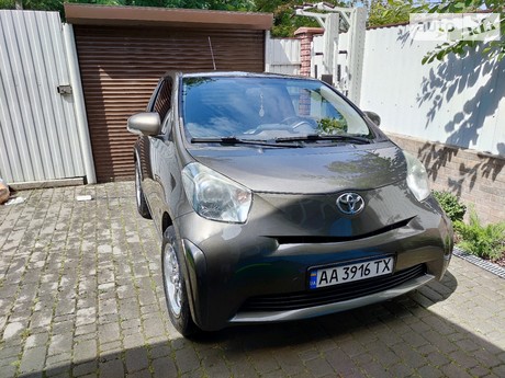 Toyota IQ 2010