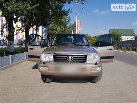 Toyota Land Cruiser 100 2006
