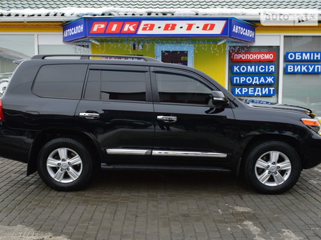 Toyota Land Cruiser 200 2012