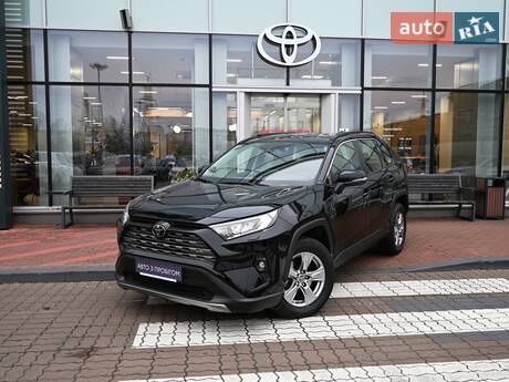 Toyota RAV4 2023 в Киеве
