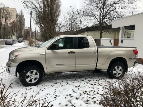 Toyota Tundra 5.7 AT (386 л.с.) 2008