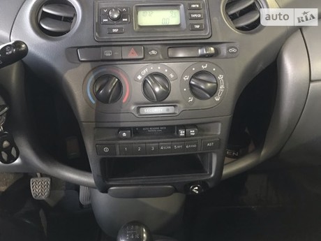 Toyota Yaris 2004