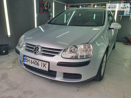 Volkswagen Golf V