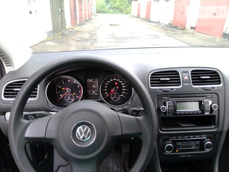 Volkswagen Golf VI