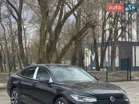 Volkswagen Passat 2025 в Киеве